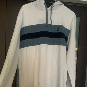 Men’s NWT white Náutica hoodie, with a blue and grey stripe. JUST REDUCED